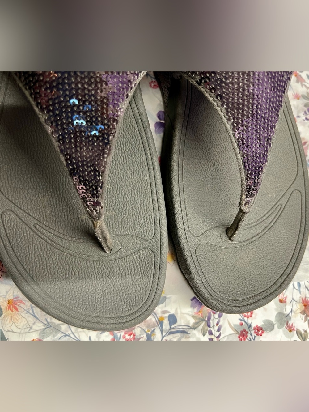 Fitflops Gray Sequin Thong Size 6 - Picture 7 of 11
